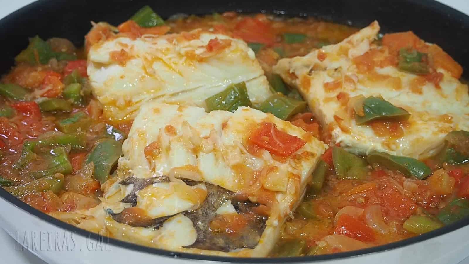 Cod with peppers and tomatoes