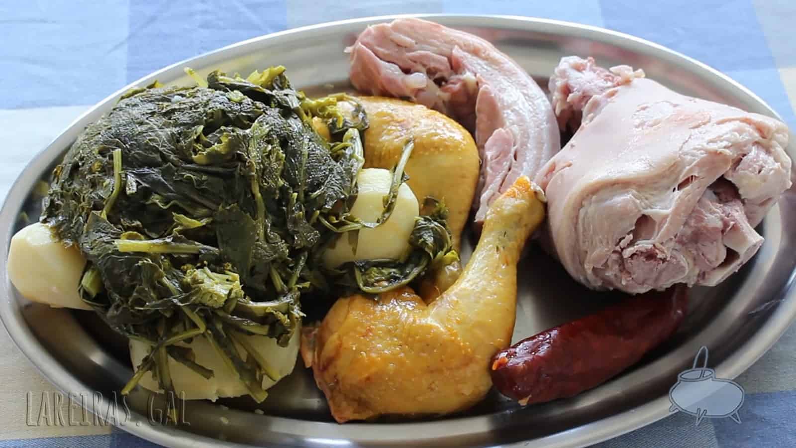 Knuckle of ham with turnip greens | Recipe | Lareiras