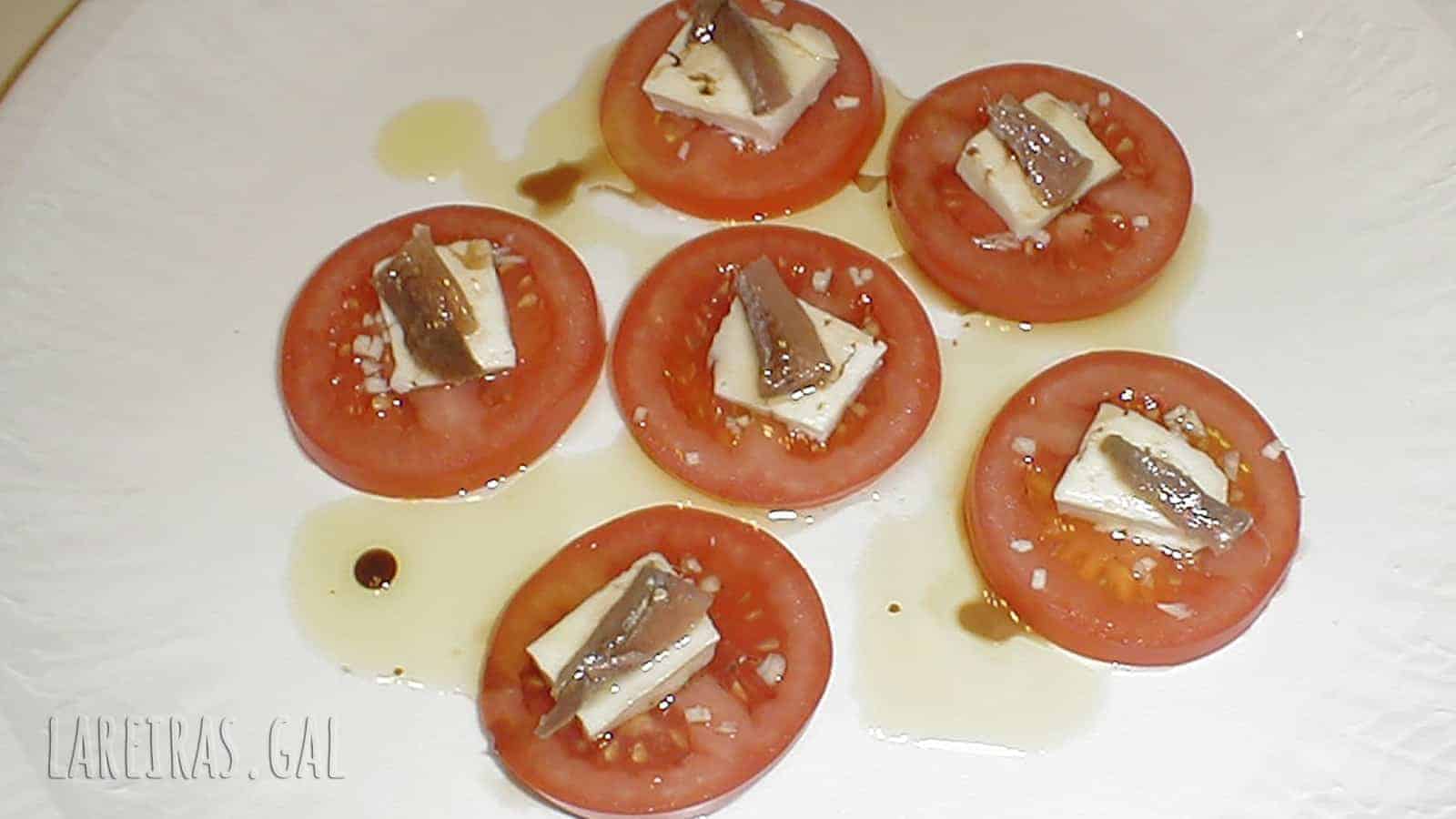 Arzúa cheese salad with anchovies