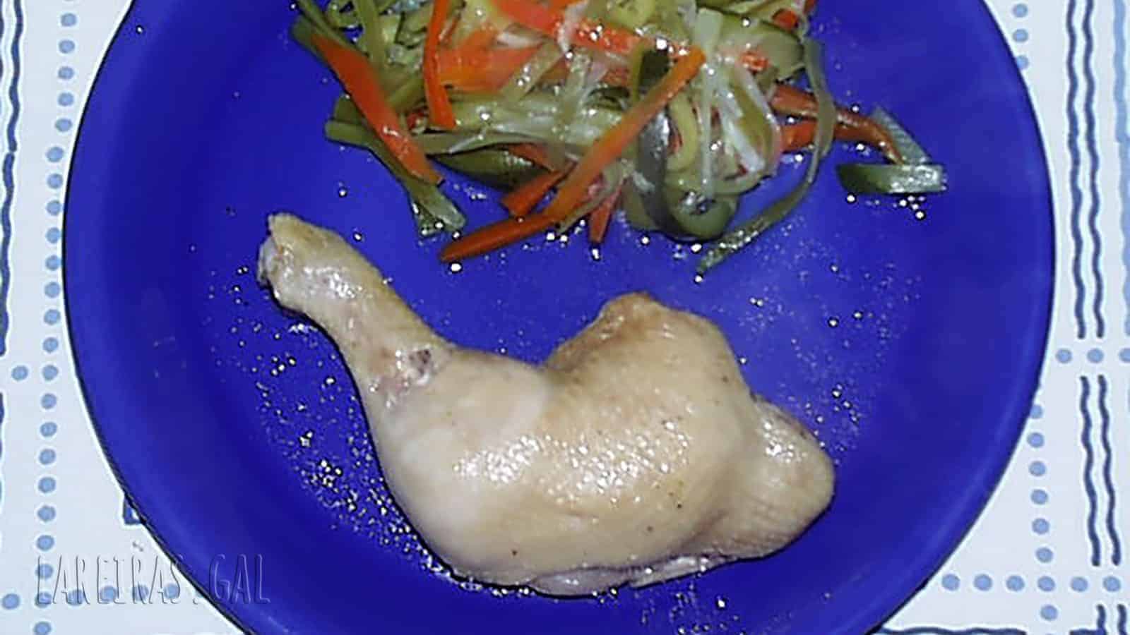 Pollo al vapor con verduras